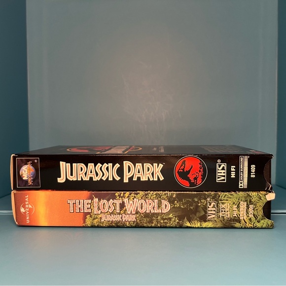 “Jurassic Park” and “The Lost World: Jurassic Park” VHS Pair - Picture 7 of 9